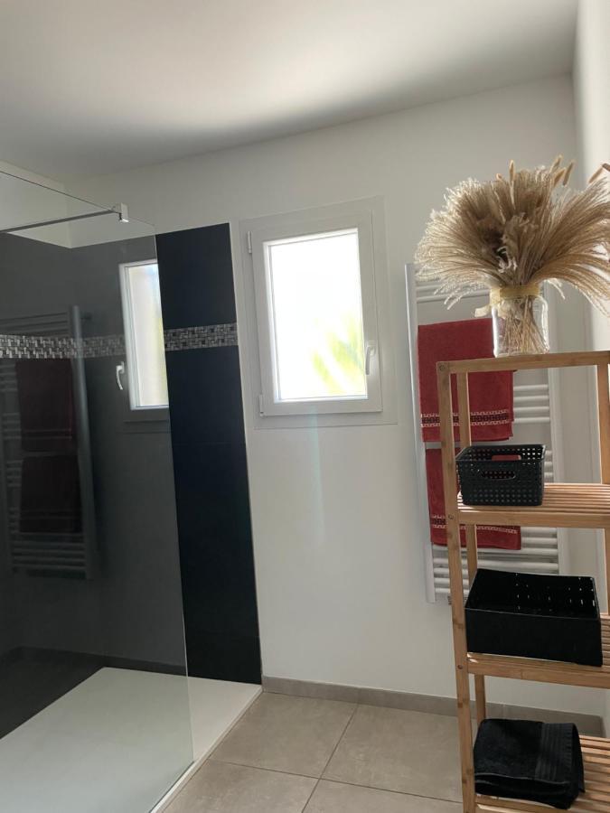 Chambre Avec Salle De Bain Privee Dans Villa Avec Garage Manosque Exterior foto